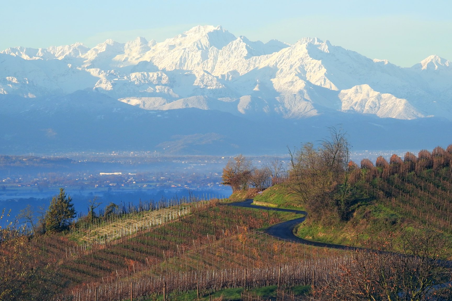La porta delle Langhe